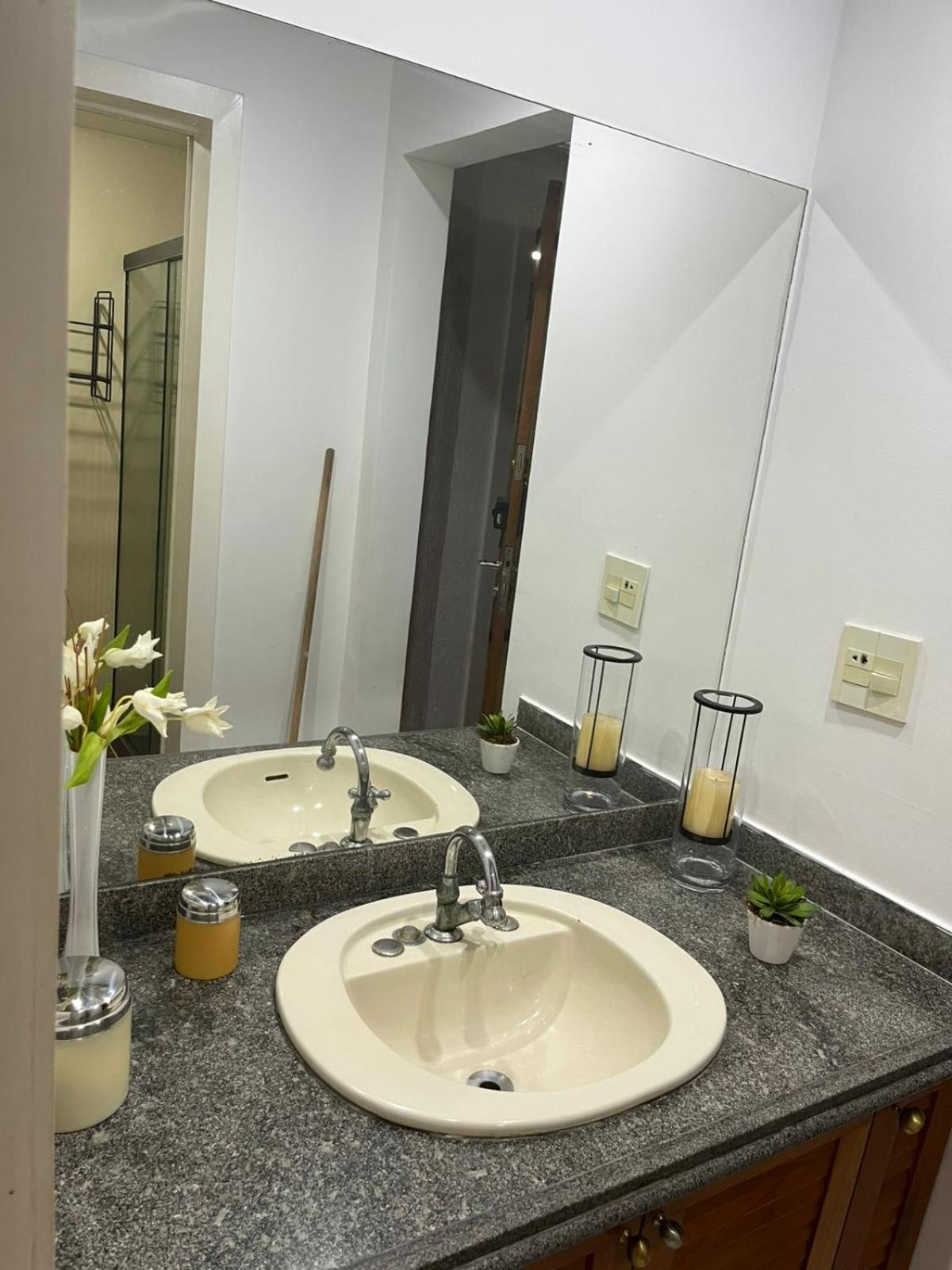 Apartamento Otimo De Frente A Da Barra Da Tijuca *